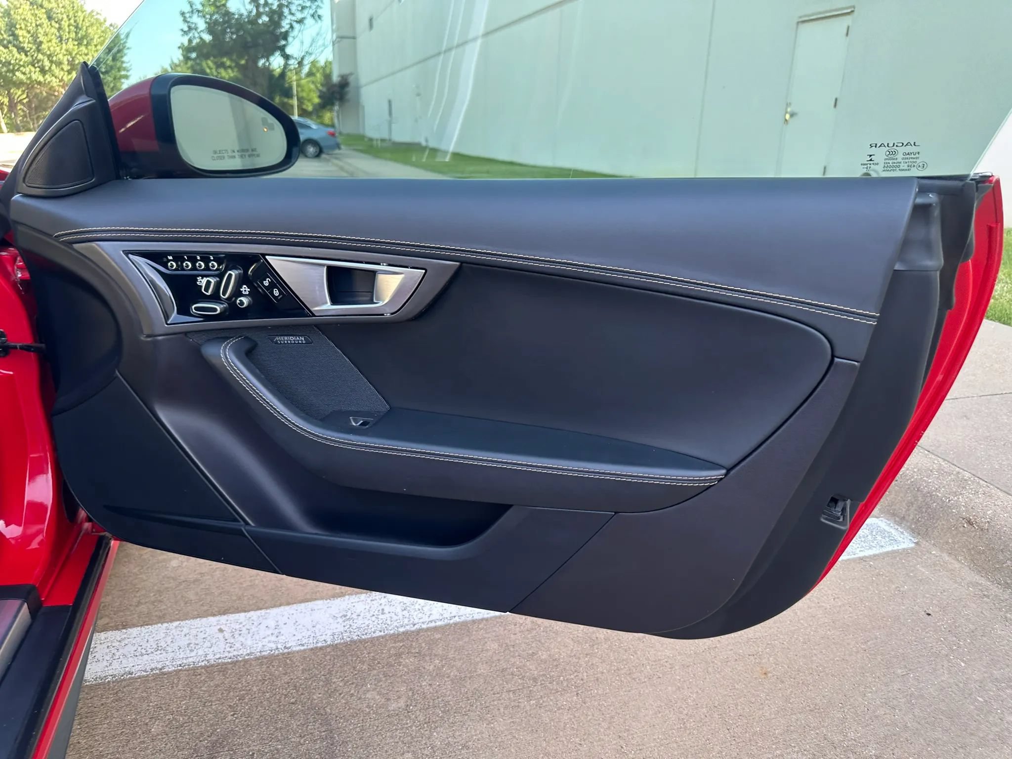Used 2015 Jaguar F-TYPE R RWD image 20
