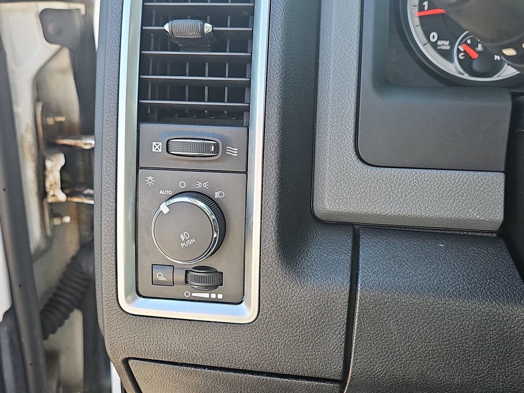 Used 2014 RAM 1500 Outdoorsman AWD/4WD image 30