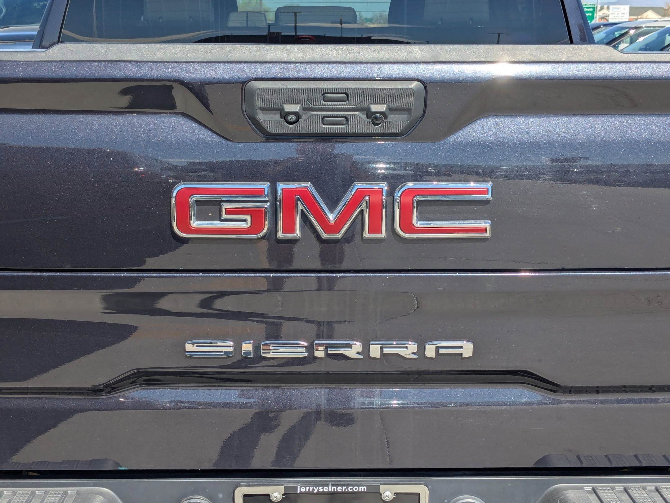 Used 2022 GMC Sierra 1500 SLT w/ X31 Off-Road Package image 14