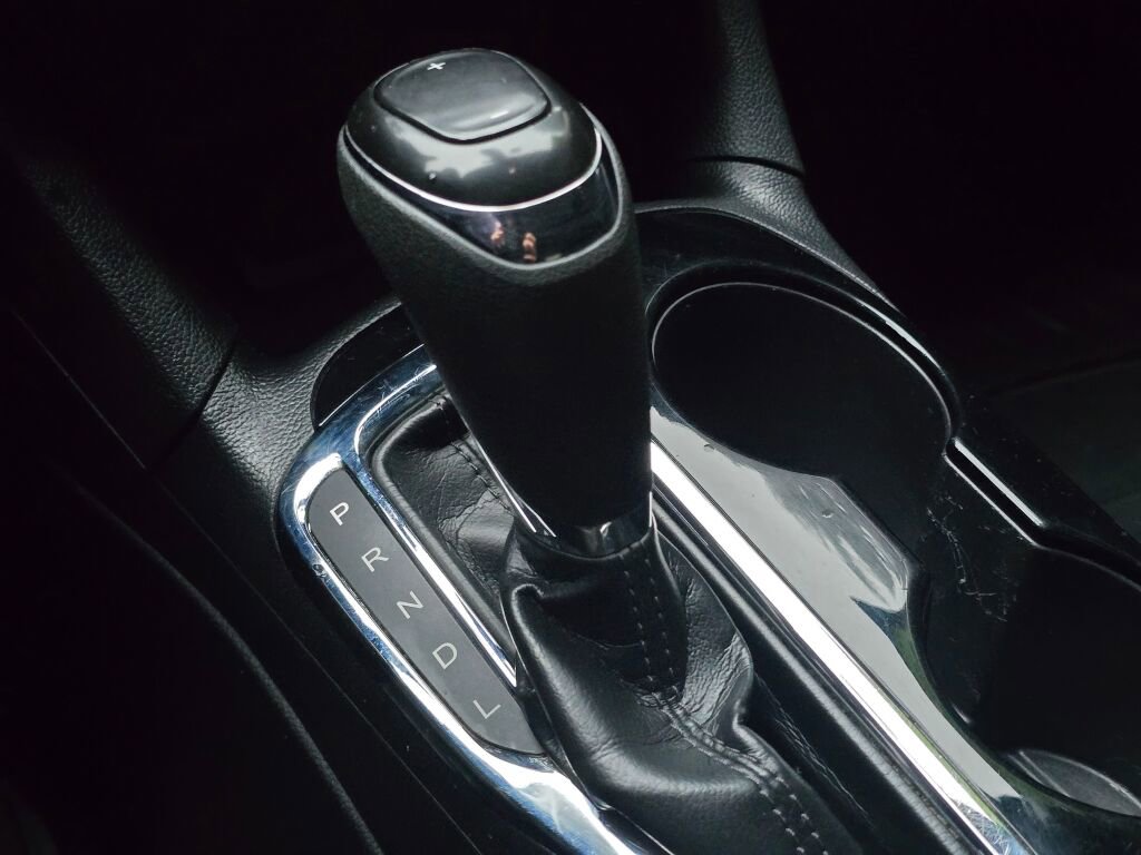 Used 2018 Chevrolet Cruze Premier image 38