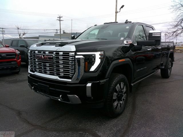 Used 2024 GMC Sierra 3500 Denali w/ Denali Reserve Package image 8