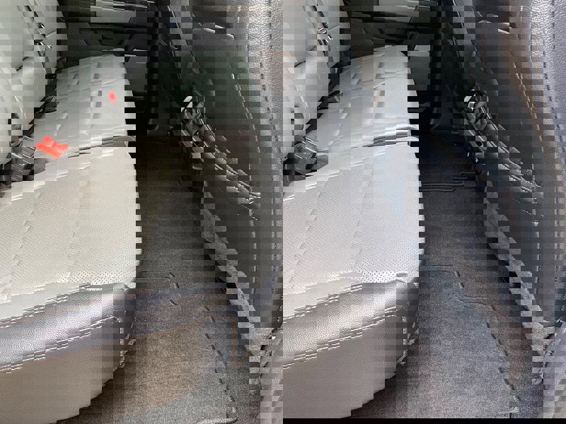 Used 2023 Ford F150 Lightning Lariat image 40