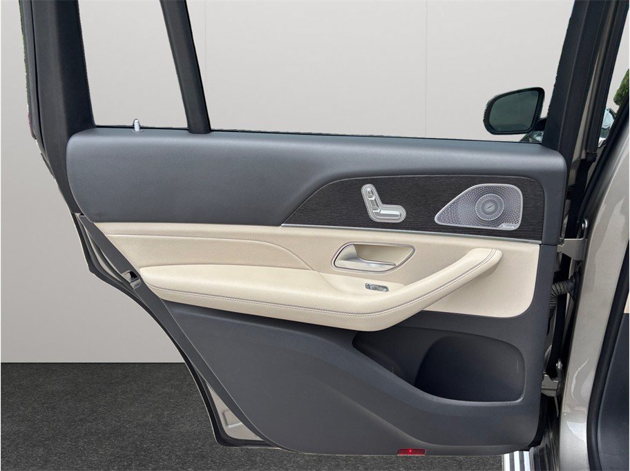 Used 2020 Mercedes-Benz GLS 450 4MATIC image 42