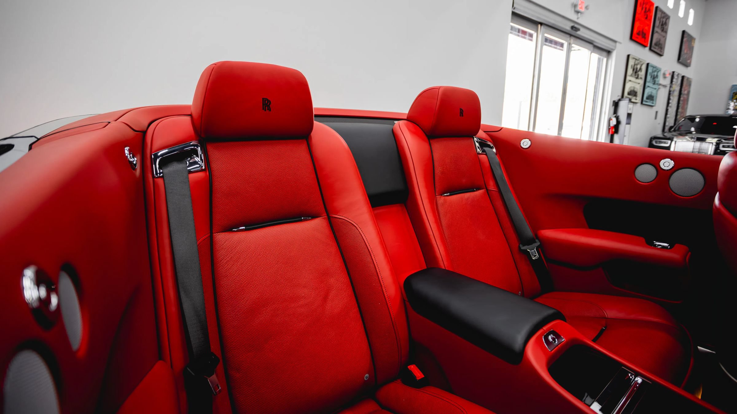 Used 2017 Rolls-Royce Dawn RWD image 61