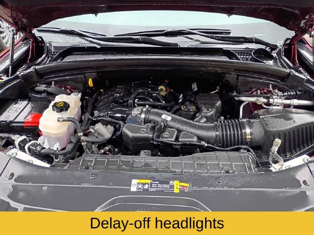 Used 2023 Jeep Grand Cherokee Laredo AWD/4WD image 23