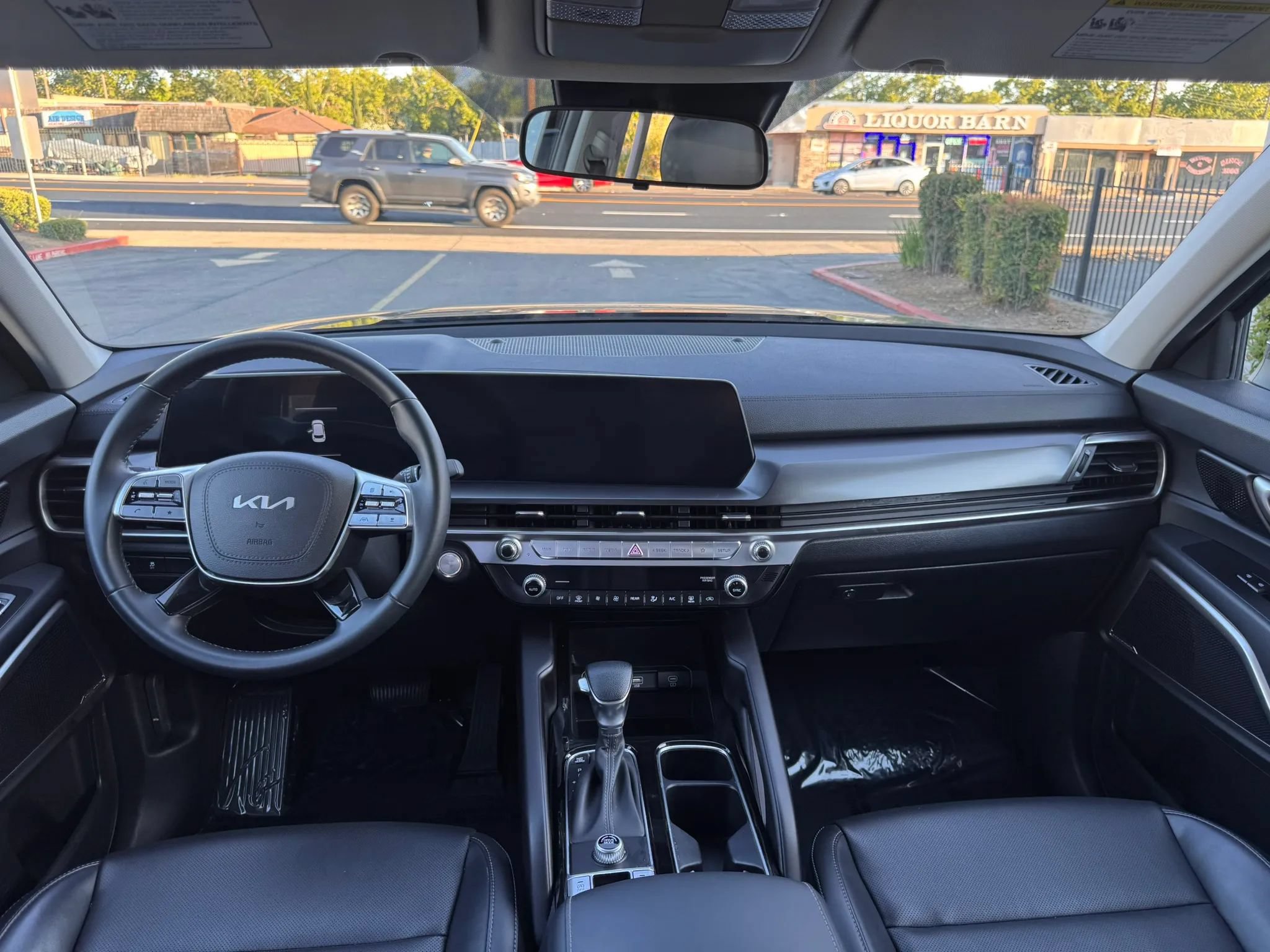 Used 2025 Kia Telluride LX FWD image 20