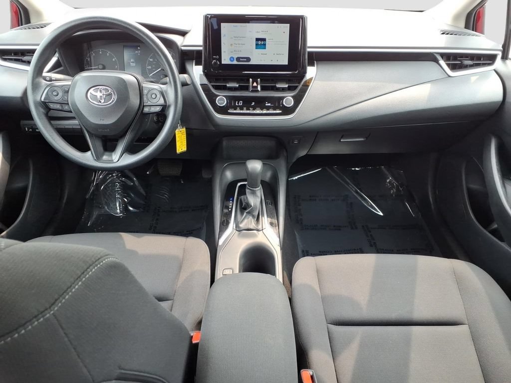 Used 2025 Toyota Corolla LE FWD image 12