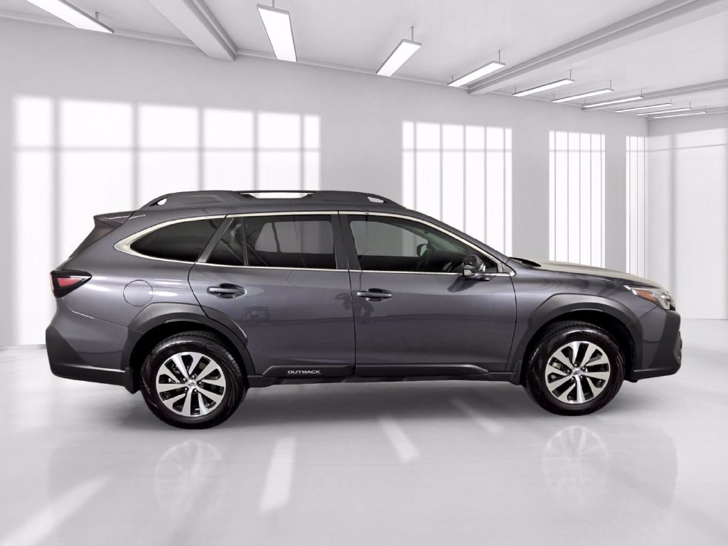 Certified 2025 Subaru Outback Premium AWD/4WD image 9