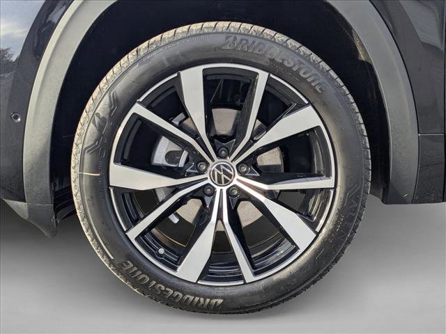 New 2026 Volkswagen Atlas Cross Sport SEL Premium R-Line AWD/4WD image 10