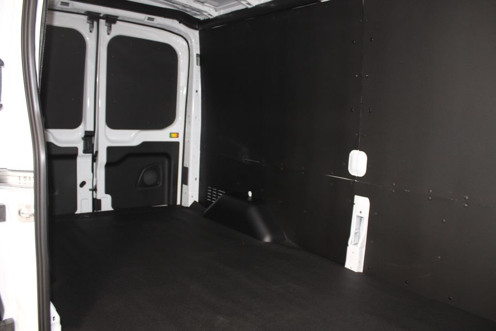 New 2026 Ford Transit 250 148 Medium Roof w/ Load Area Protection Package RWD image 27