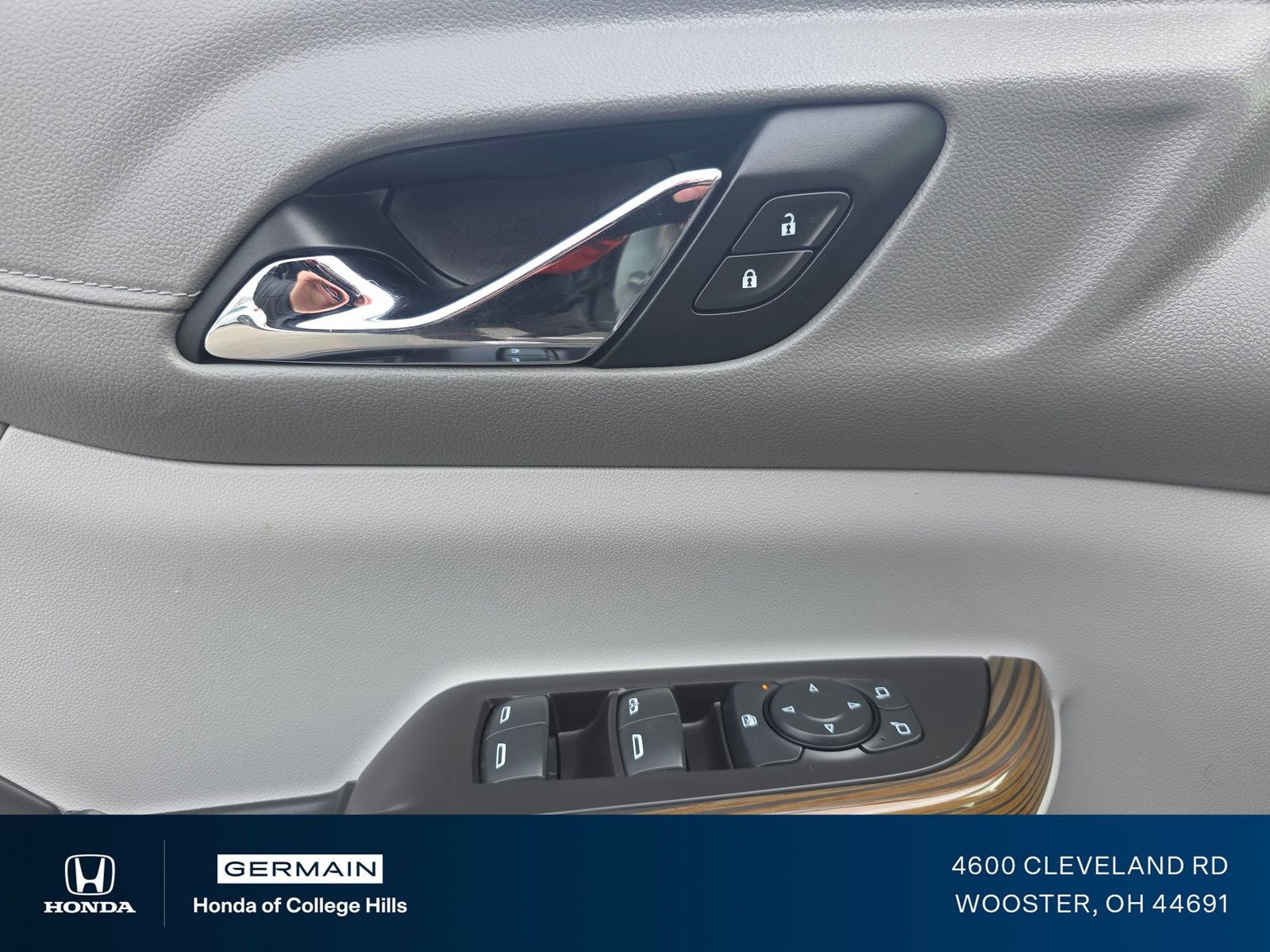 Used 2019 GMC Acadia SLE w/ Driver Alert Package I image 24