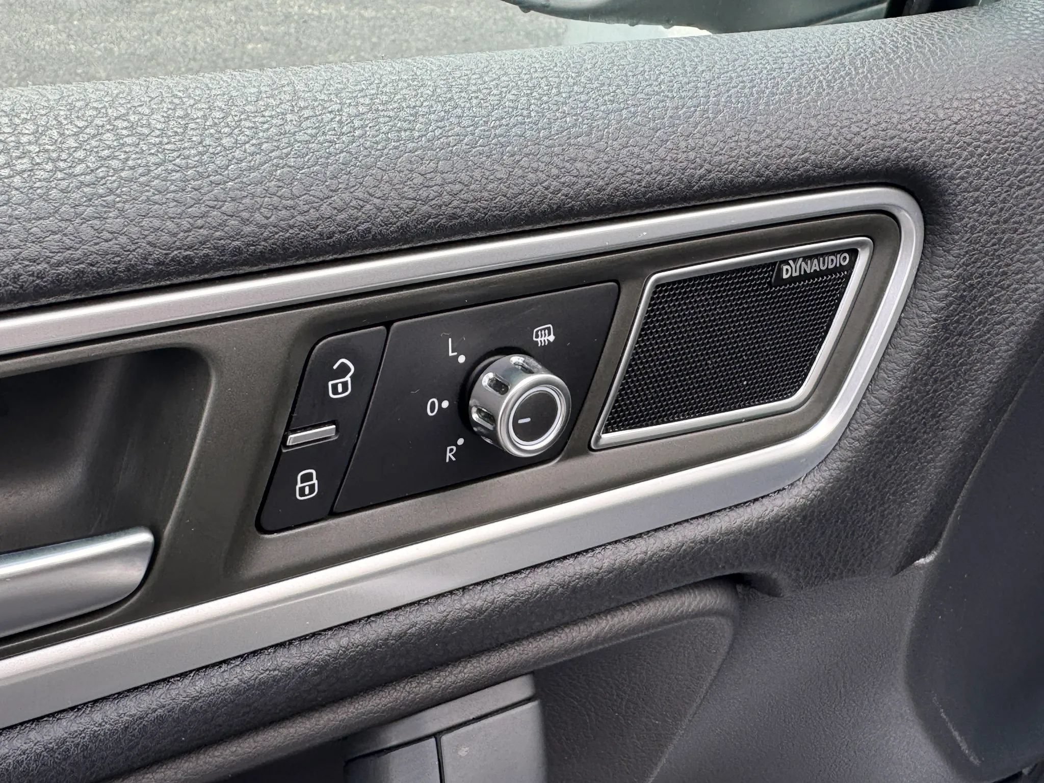 Used 2013 Volkswagen Touareg VR6 AWD/4WD image 14