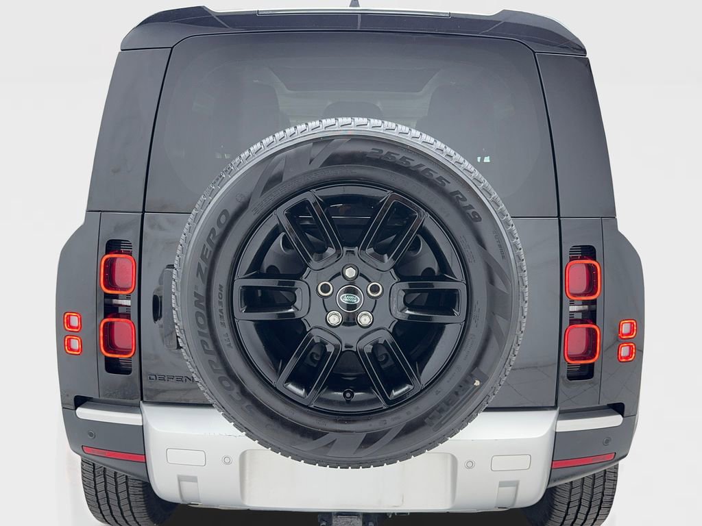 Used 2024 Land Rover Defender 90 S image 40