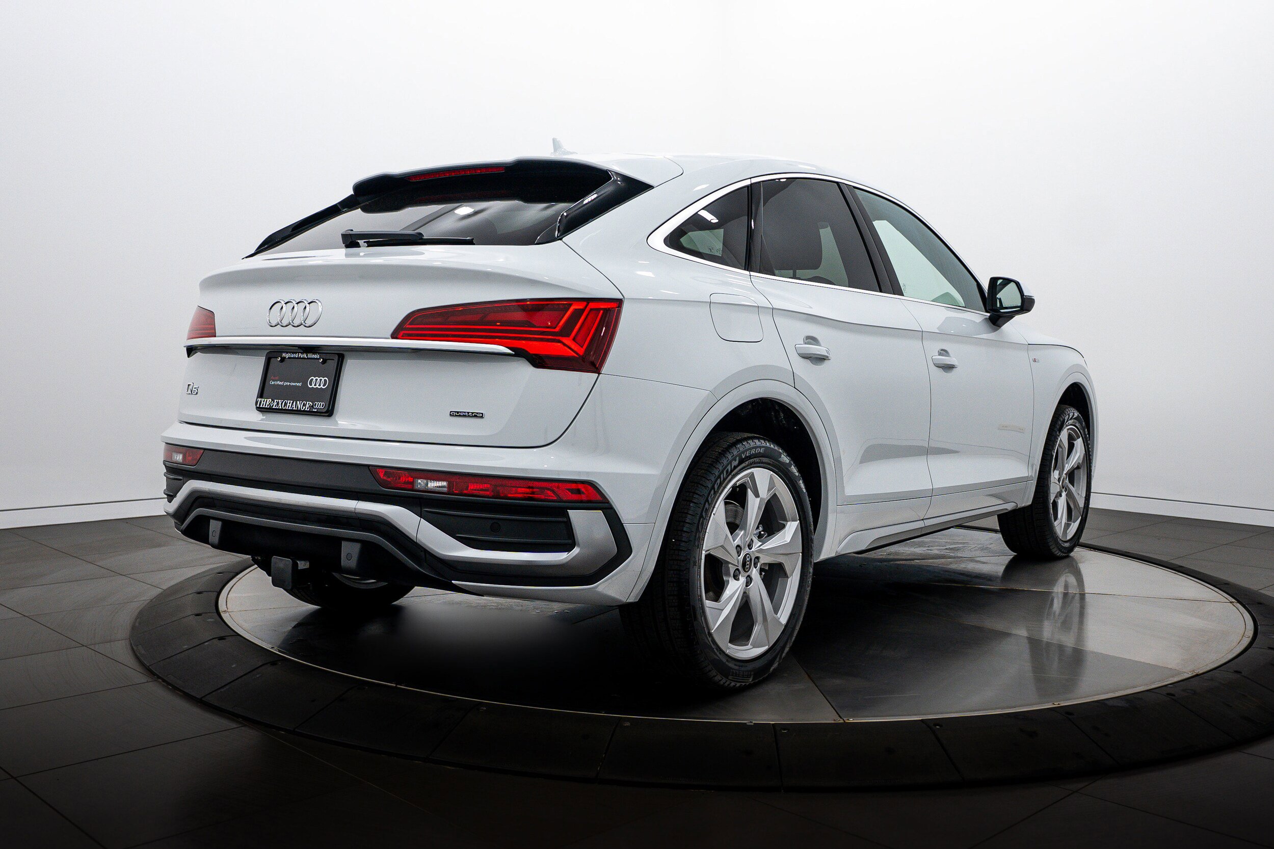 Certified 2025 Audi Q5 2.0T Premium Plus image 4