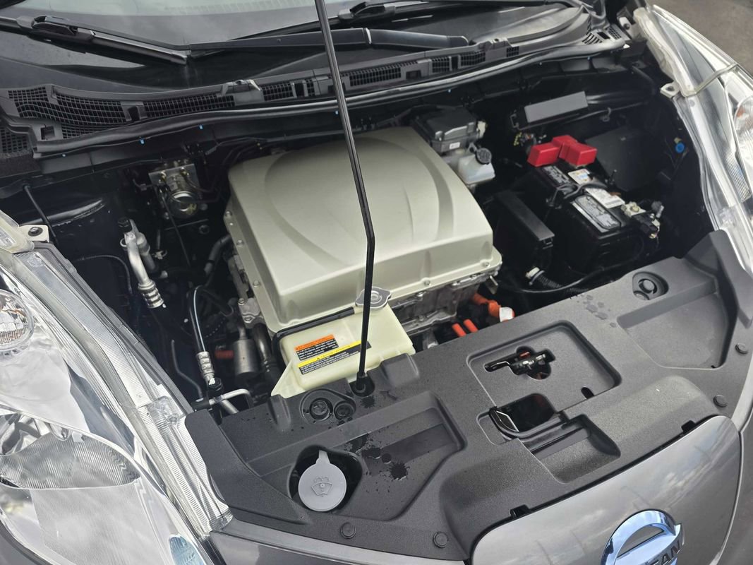 Used 2017 Nissan Leaf S image 36