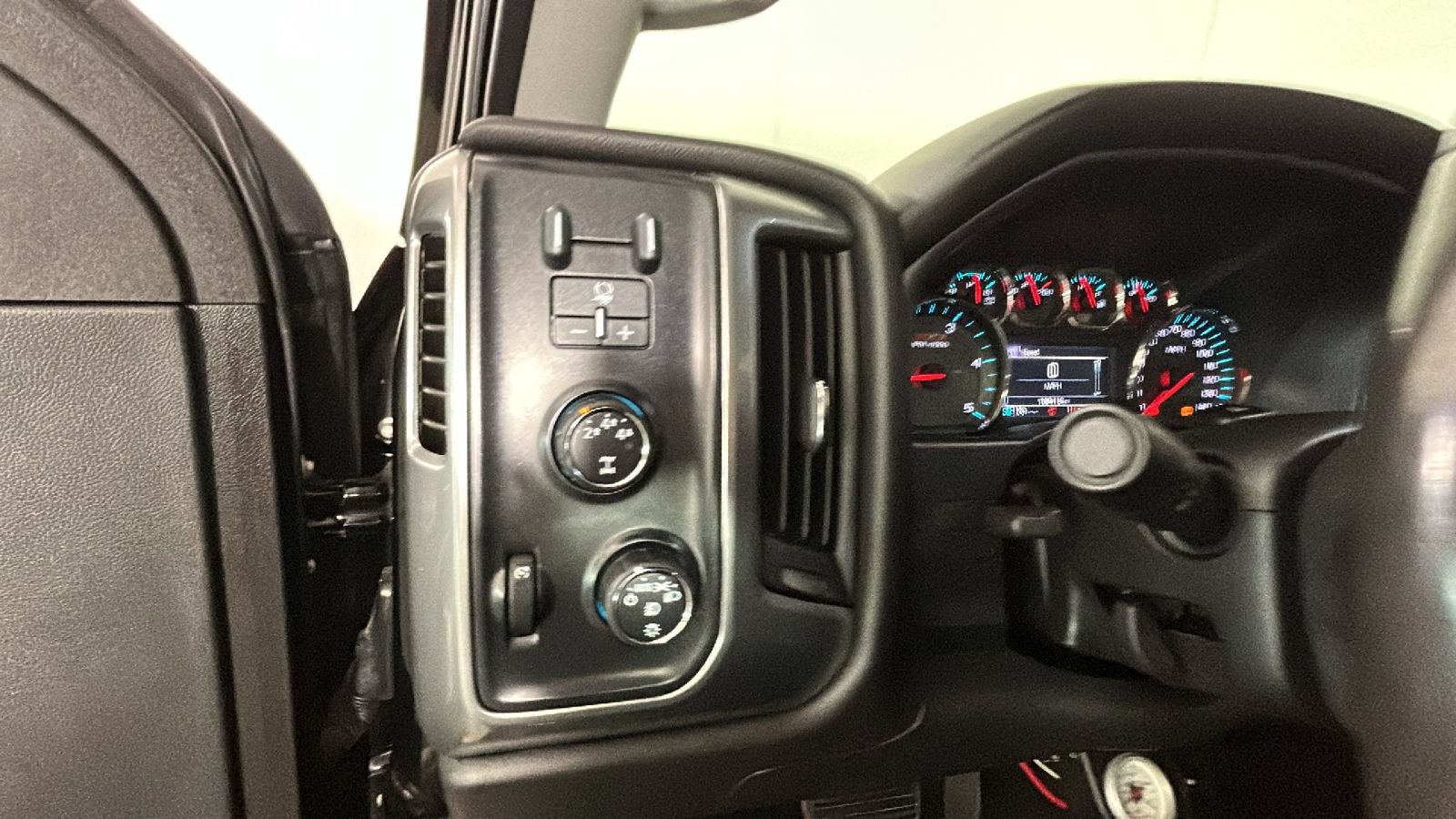 Used 2016 Chevrolet Silverado 2500 LT w/ Midnight Edition AWD/4WD image 22