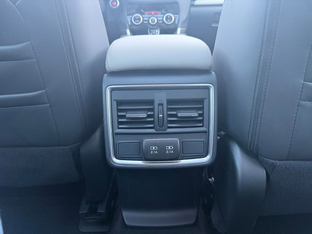 Used 2023 Subaru Forester Limited image 27