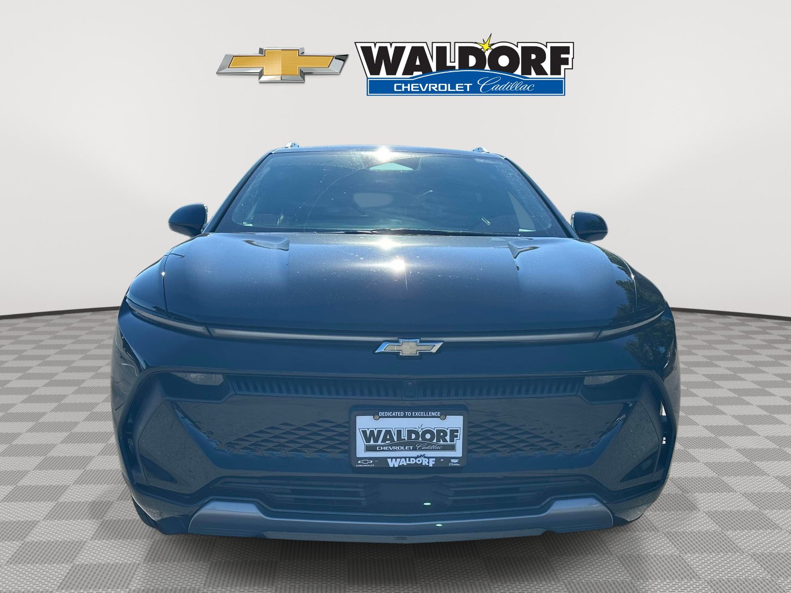 Used 2024 Chevrolet Equinox EV LT FWD image 2