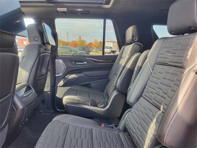 Used 2023 Cadillac Escalade Premium Luxury Platinum image 36