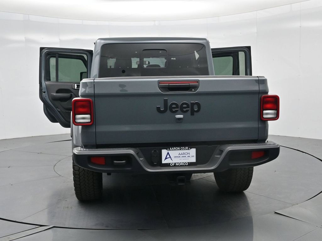 Used 2024 Jeep Gladiator Sport image 38