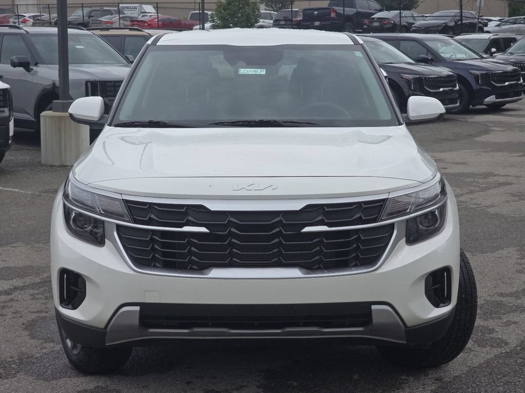 Used 2024 Kia Seltos LX AWD/4WD image 9