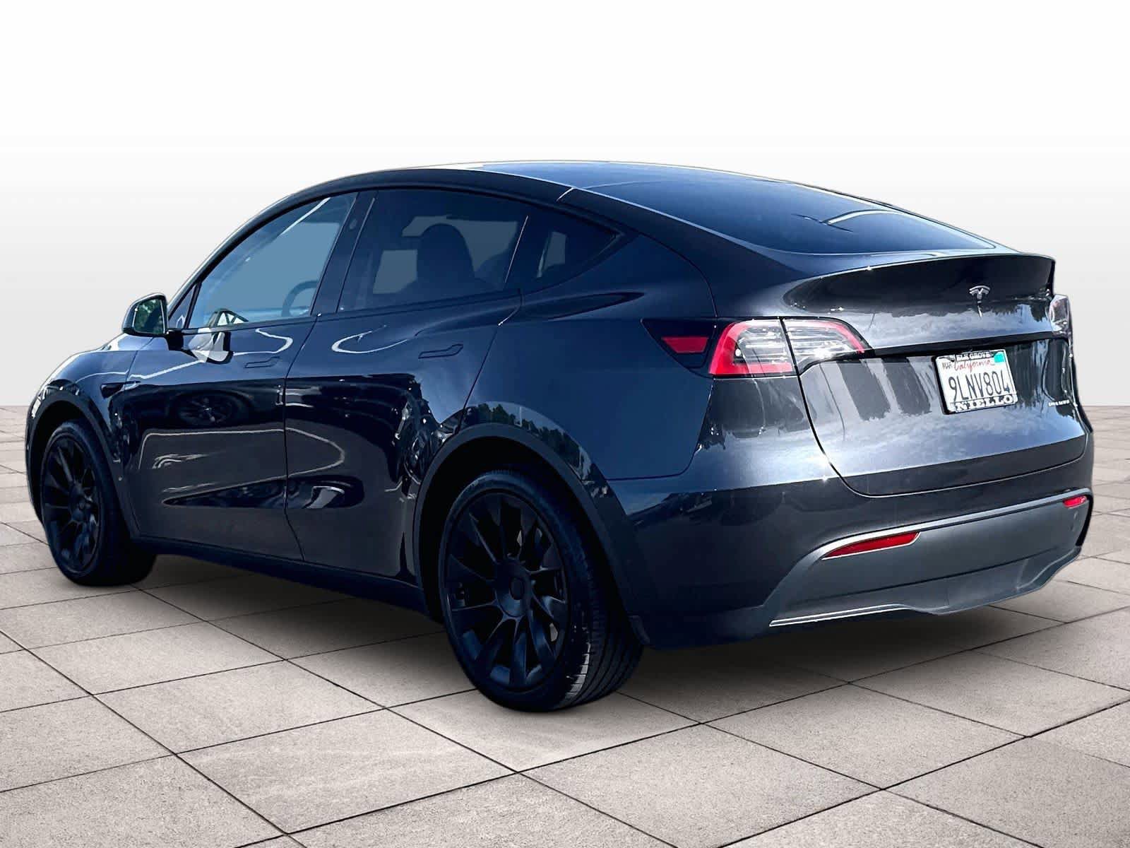 Used 2024 Tesla Model Y Long Range AWD/4WD image 7