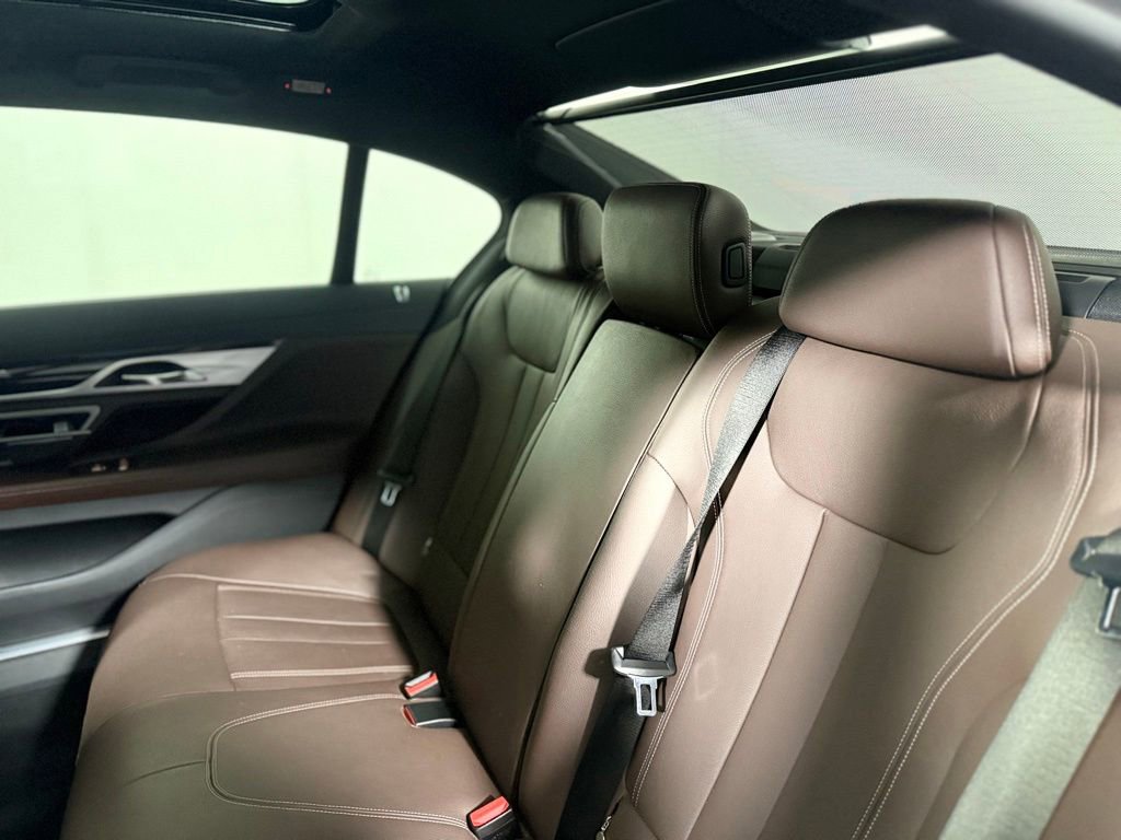 Used 2018 BMW 750i xDrive AWD/4WD image 21