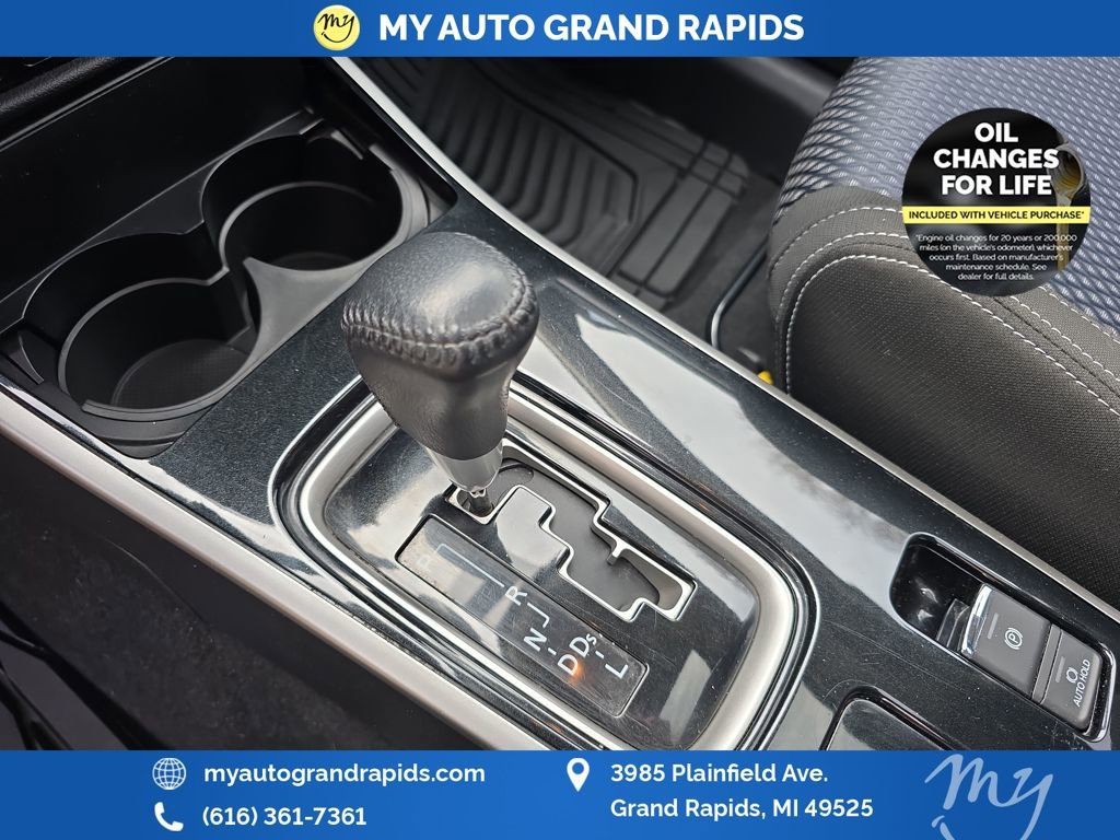 Used 2017 Mitsubishi Outlander SE image 25