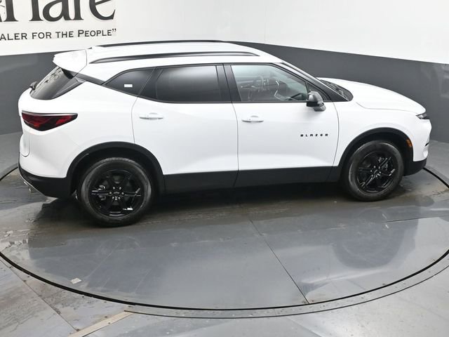 New 2025 Chevrolet Blazer LT w/ Midnight/Sport Edition AWD/4WD image 17
