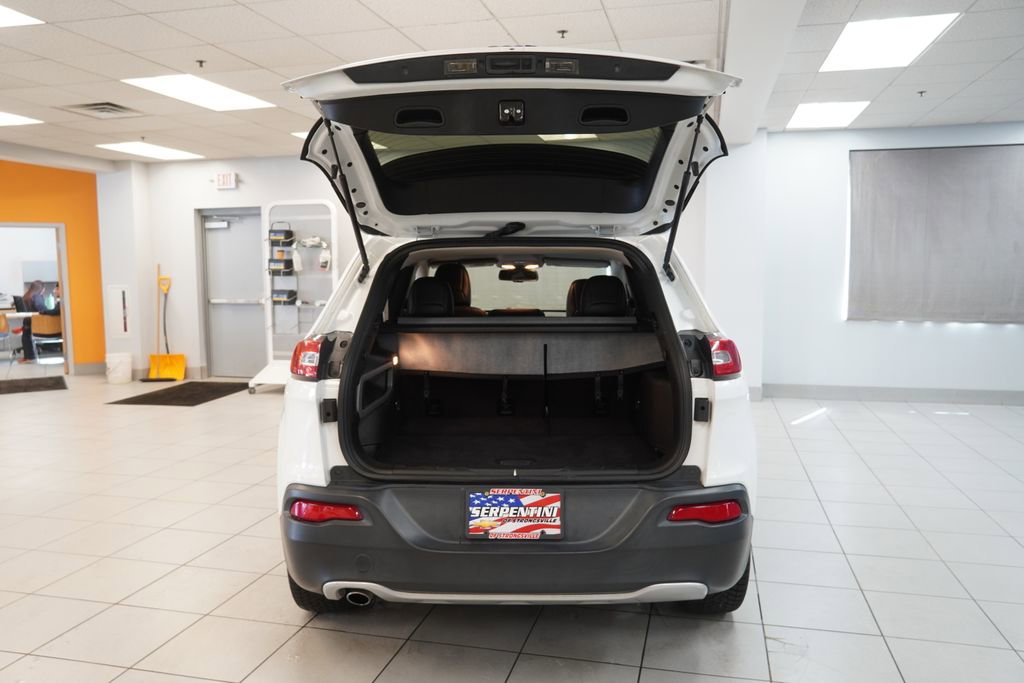 Used 2017 Jeep Cherokee Limited FWD image 9