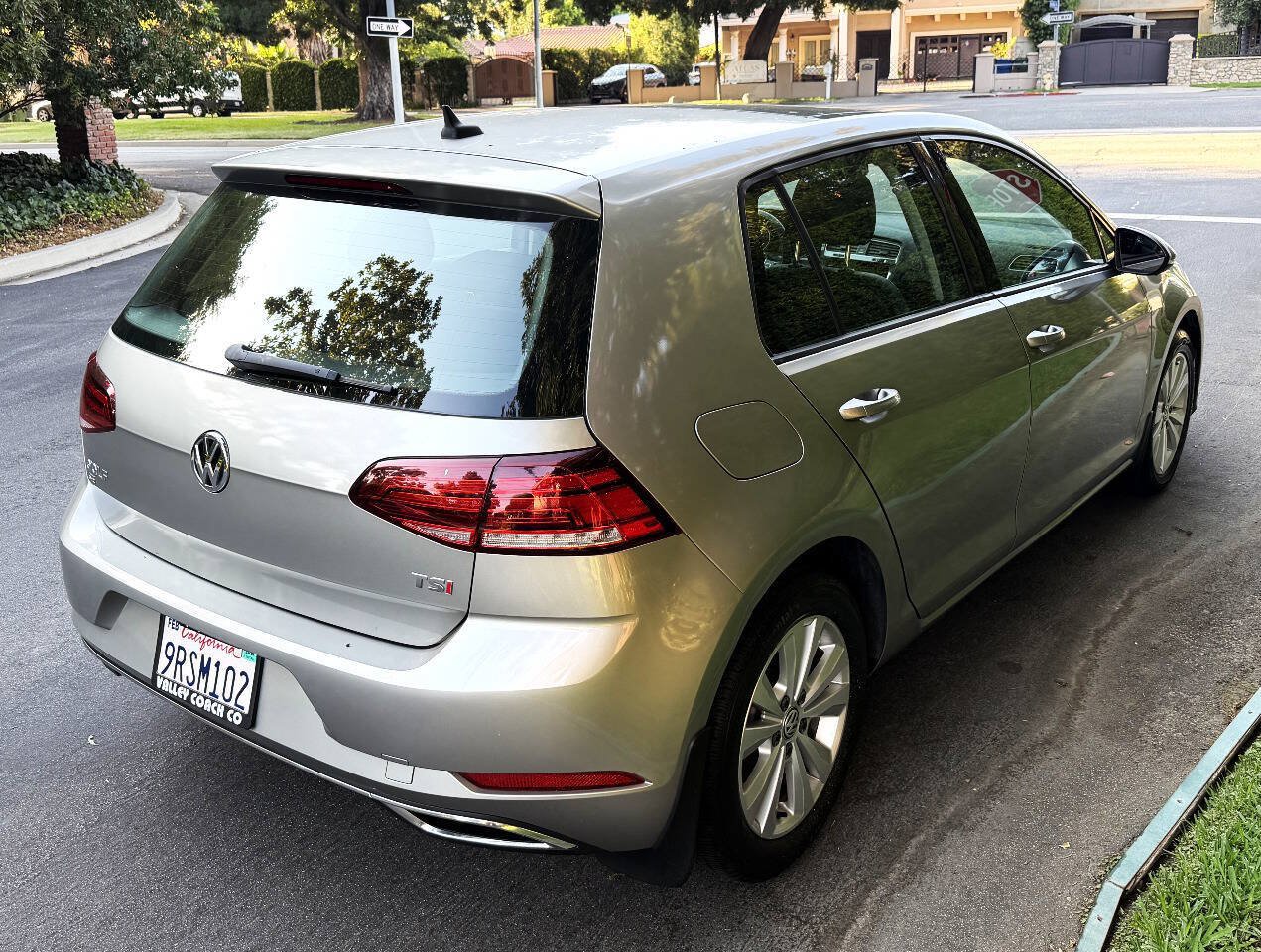 Used 2018 Volkswagen Golf SE FWD image 7