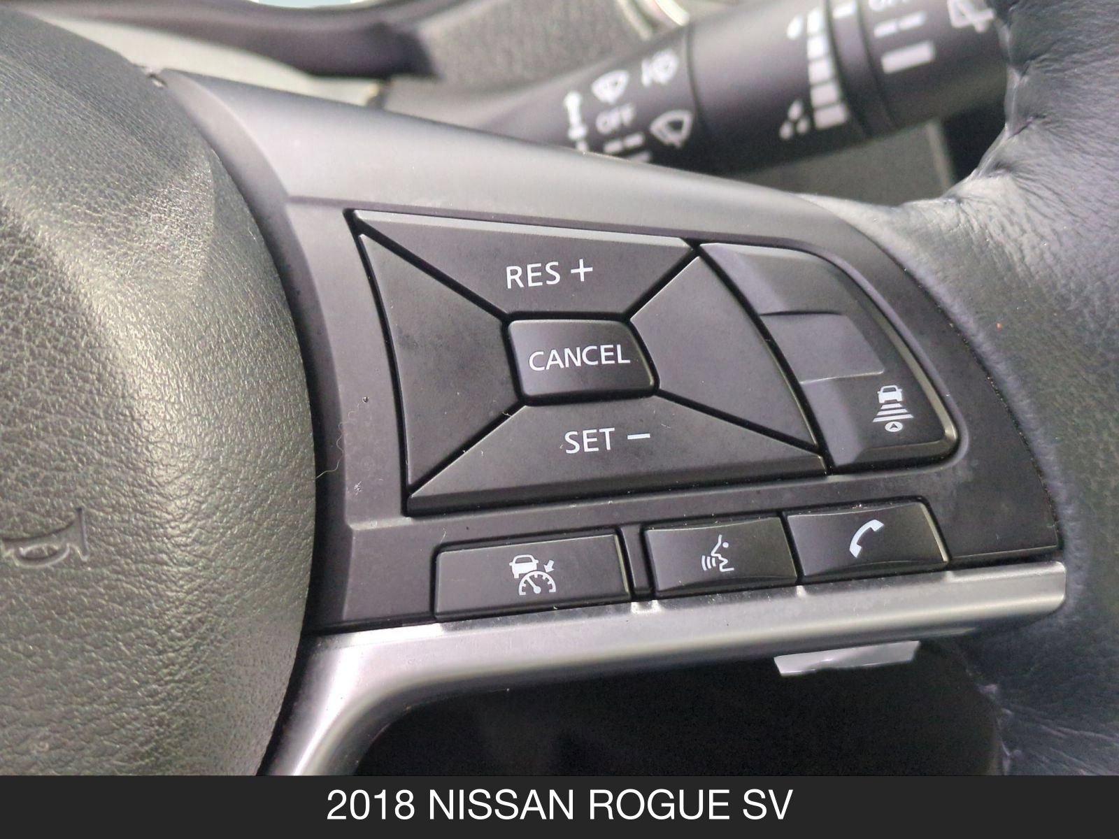 Used 2018 Nissan Rogue SV w/ Premium Package FWD image 18