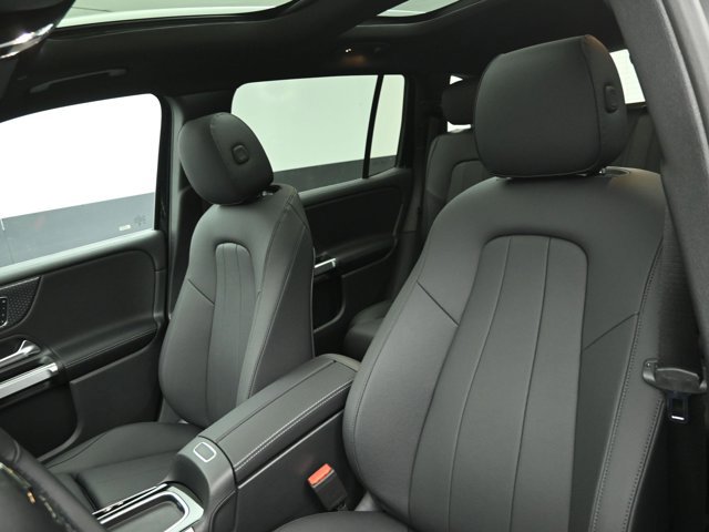 New 2026 Mercedes-Benz GLB 250 4MATIC image 9