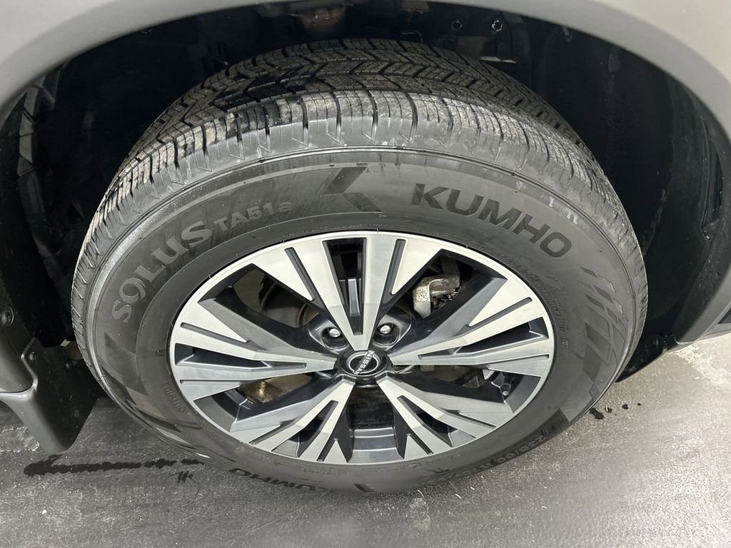 Used 2023 Nissan Rogue SV image 8