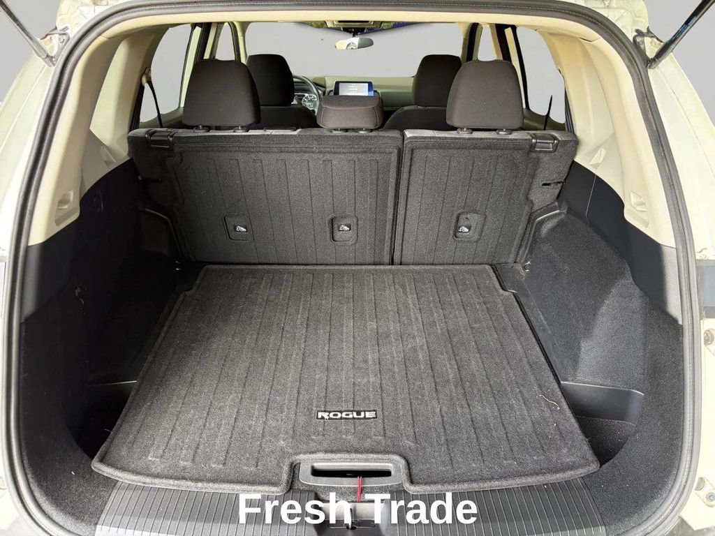 Used 2021 Nissan Rogue SV FWD image 8