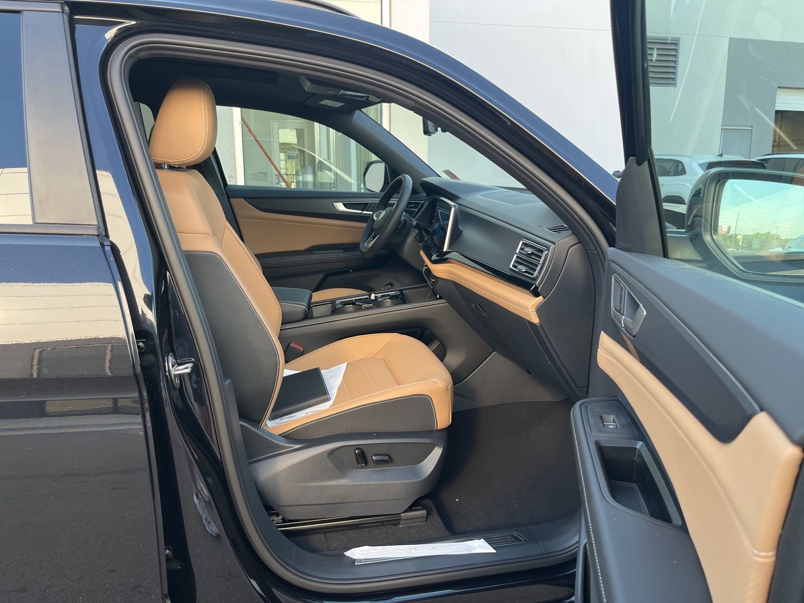 New 2026 Volkswagen Atlas Cross Sport SEL R-Line image 30