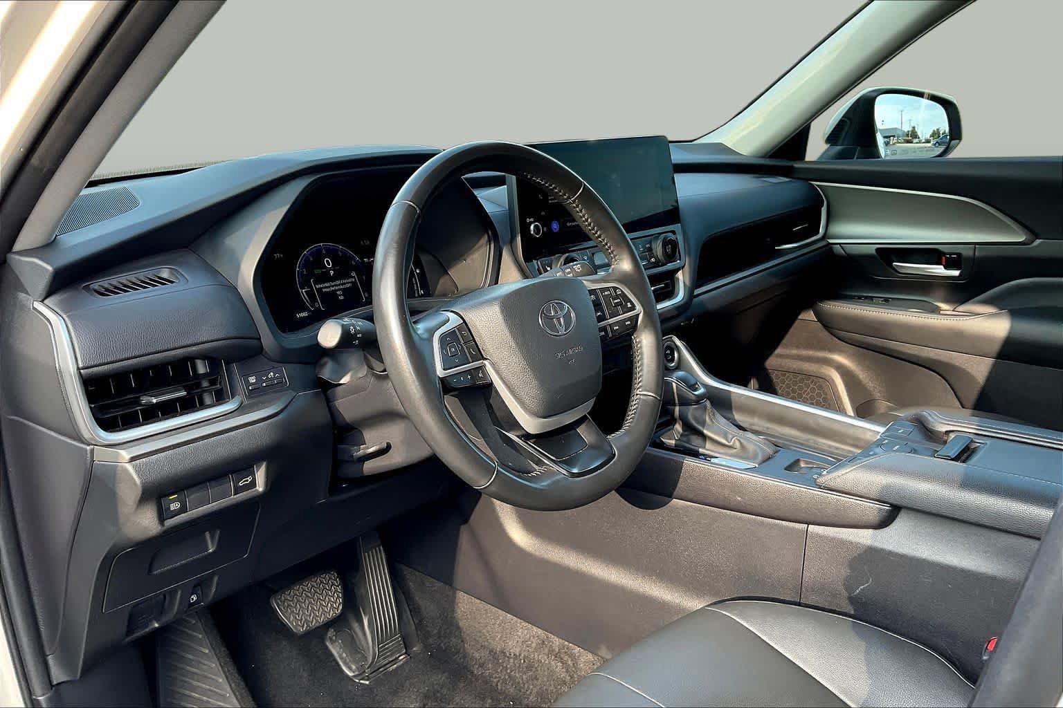 Used 2024 Toyota Grand Highlander FWD image 17
