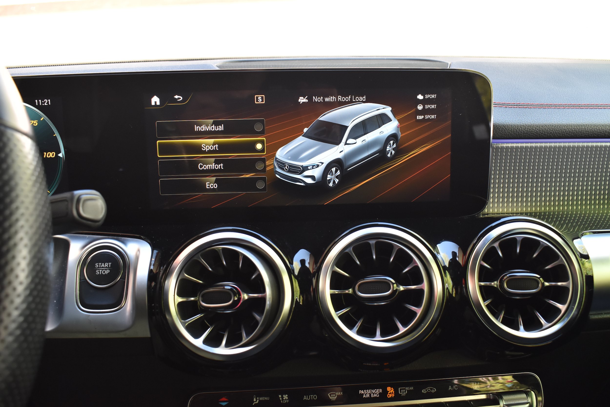 Used 2022 Mercedes-Benz EQB 350 4MATIC image 34