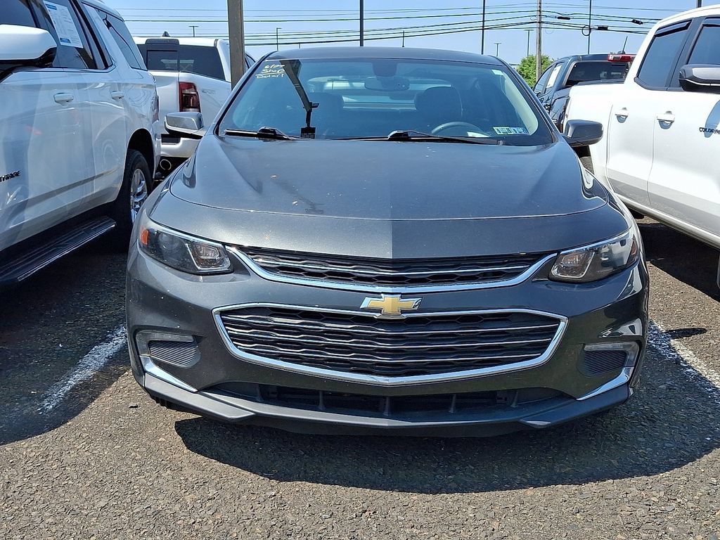 Used 2017 Chevrolet Malibu Premier FWD image 2