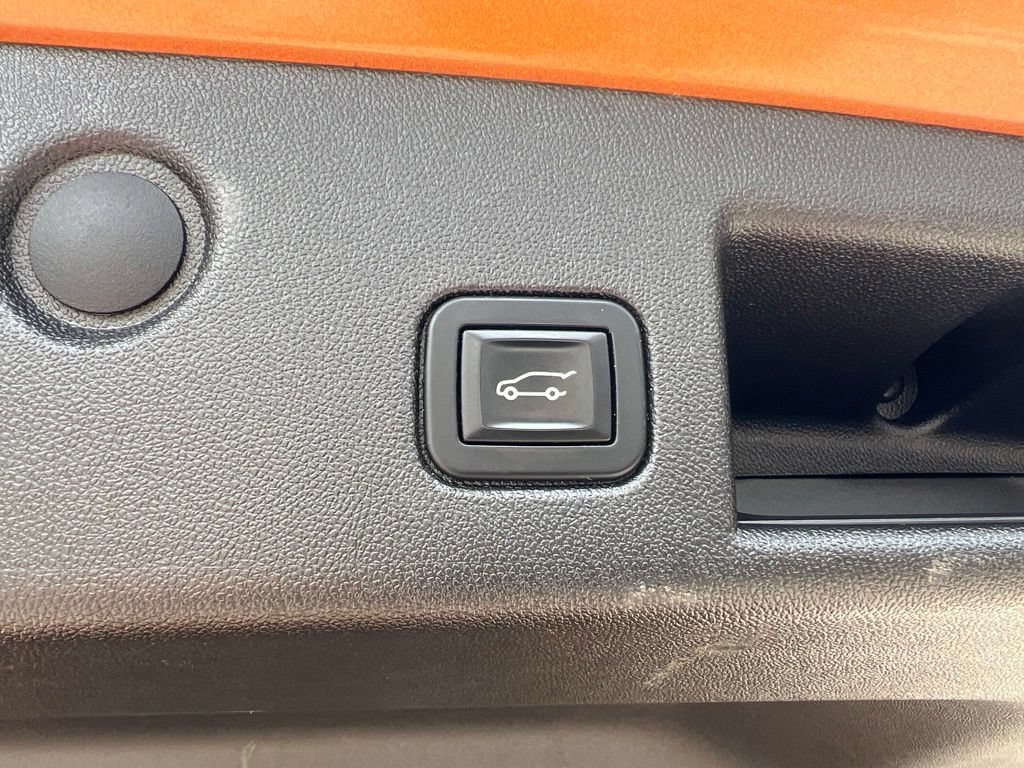Used 2018 Chevrolet Equinox LT w/ Sun & Infotainment Package FWD image 14