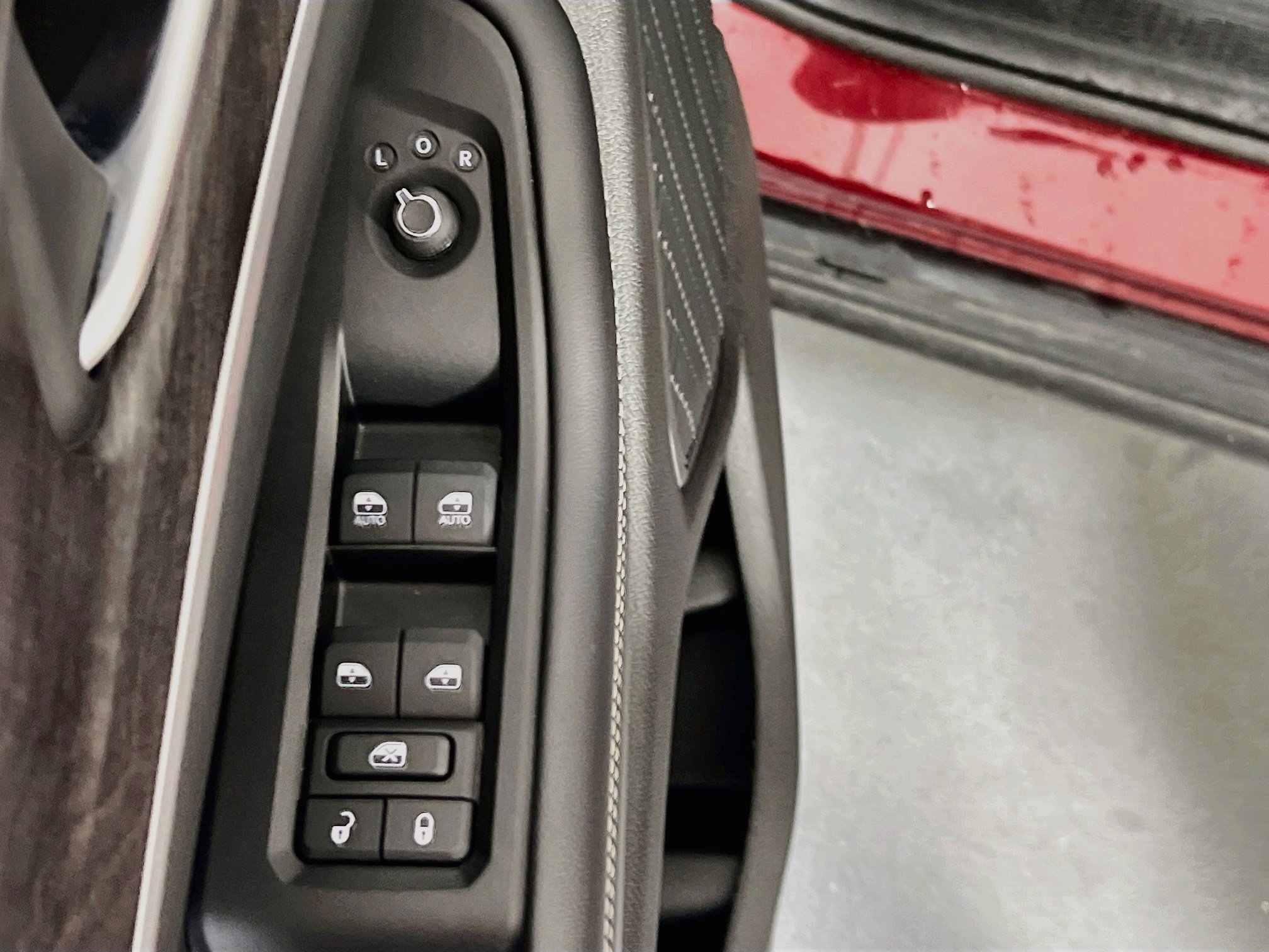 Used 2023 Jeep Grand Cherokee L Limited AWD/4WD image 18
