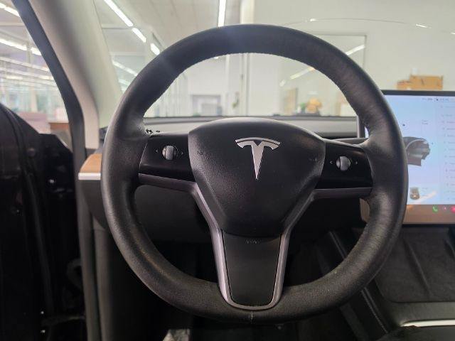 Used 2021 Tesla Model Y Long Range AWD/4WD image 11