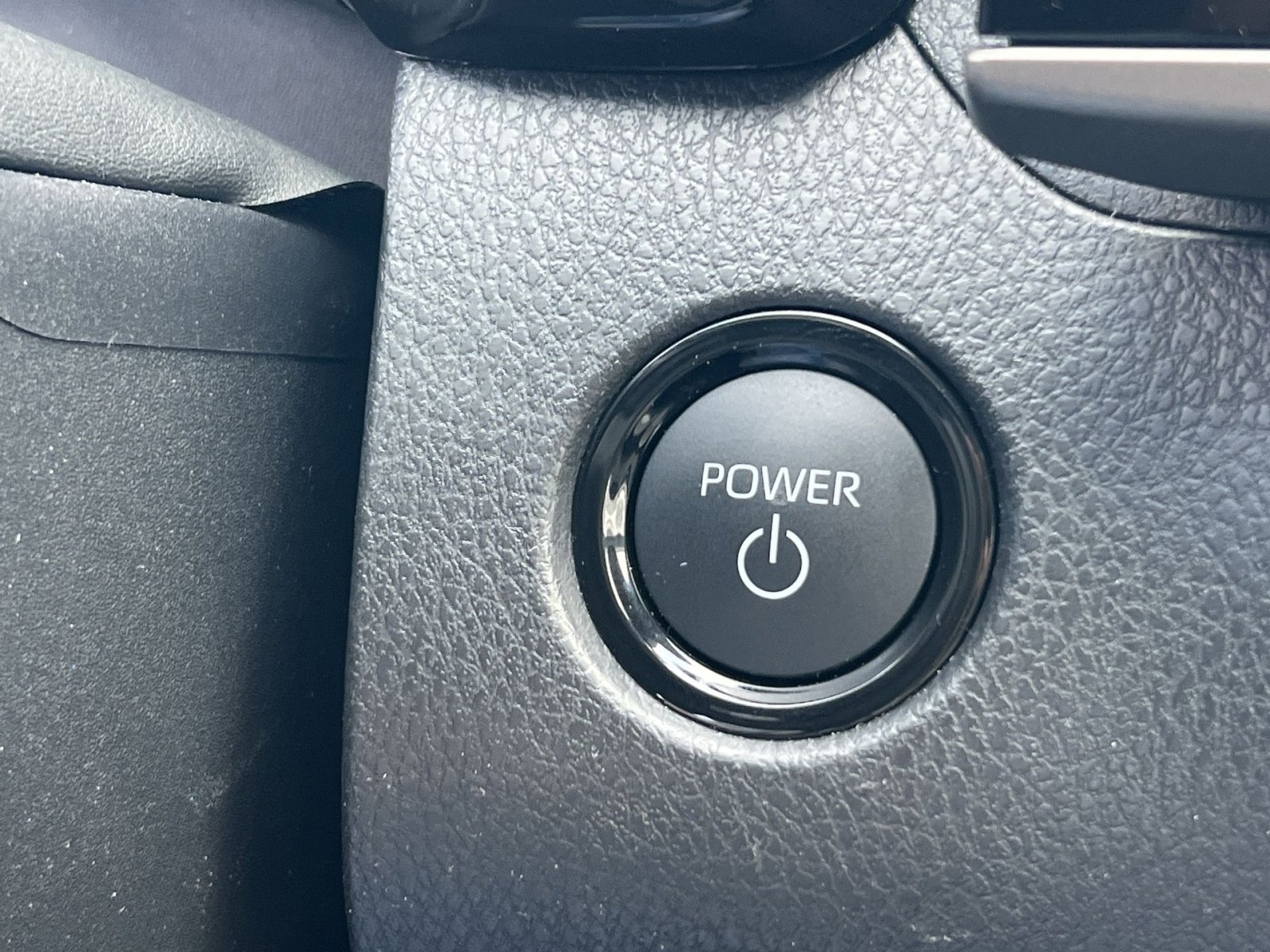 Used 2025 Toyota Camry XLE image 31