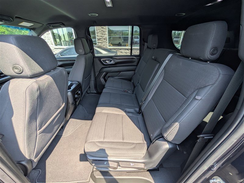 Used 2023 Chevrolet Suburban LS image 18