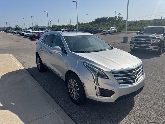 Used 2017 Cadillac XT5 Luxury AWD/4WD image 2