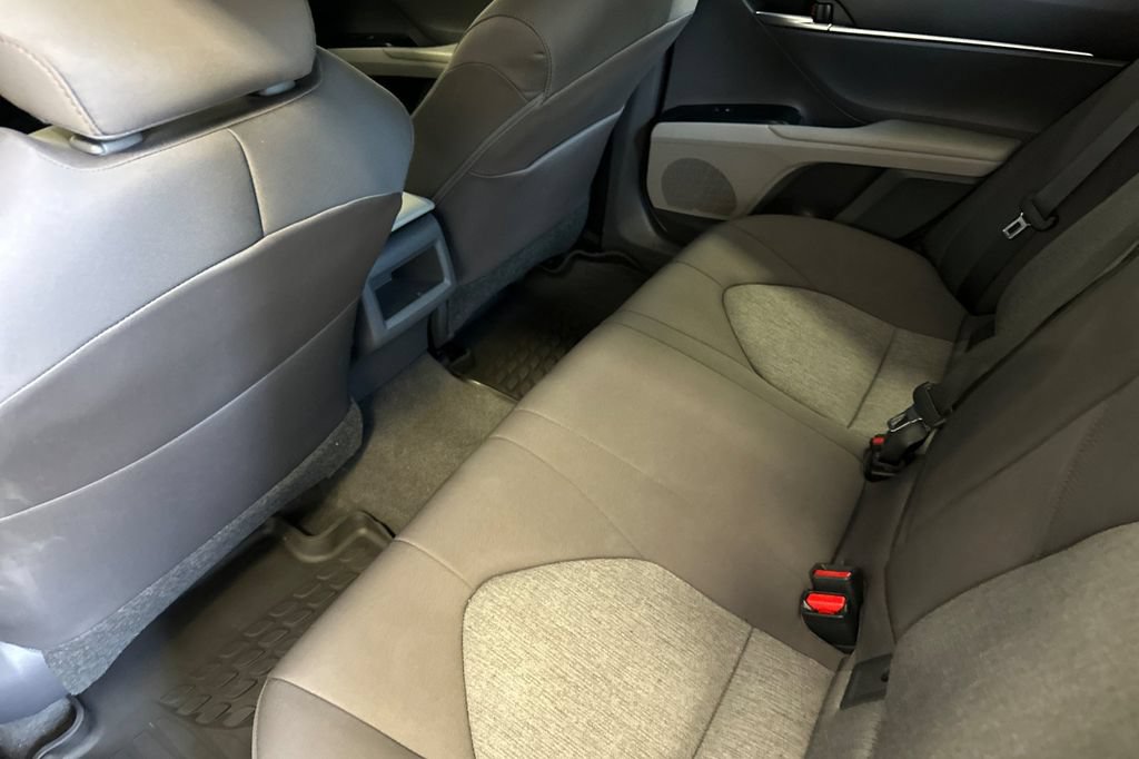 Used 2019 Toyota Camry LE FWD image 12