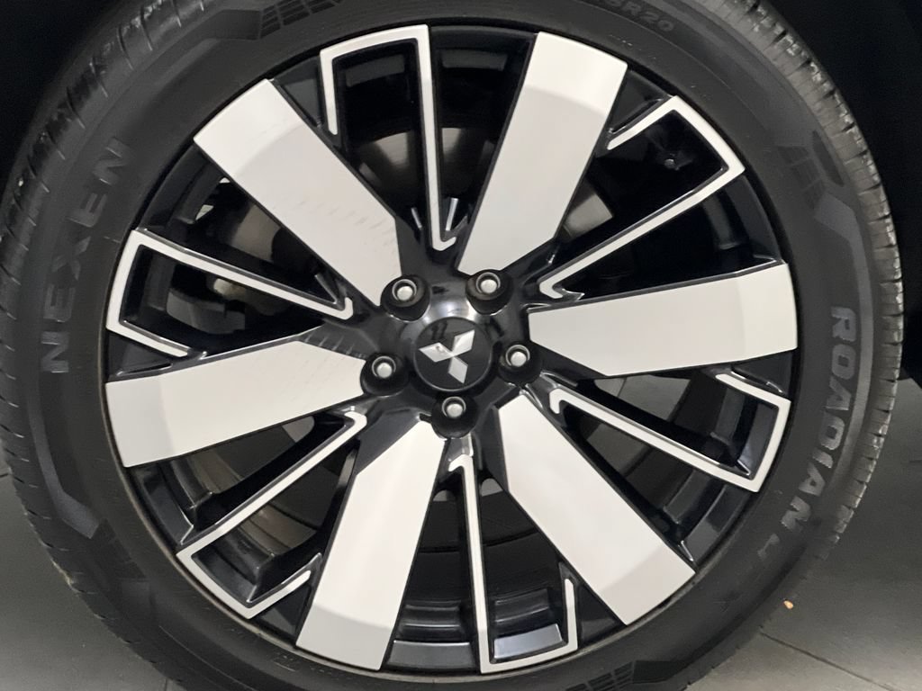 Used 2025 Mitsubishi Outlander SE AWD/4WD image 77