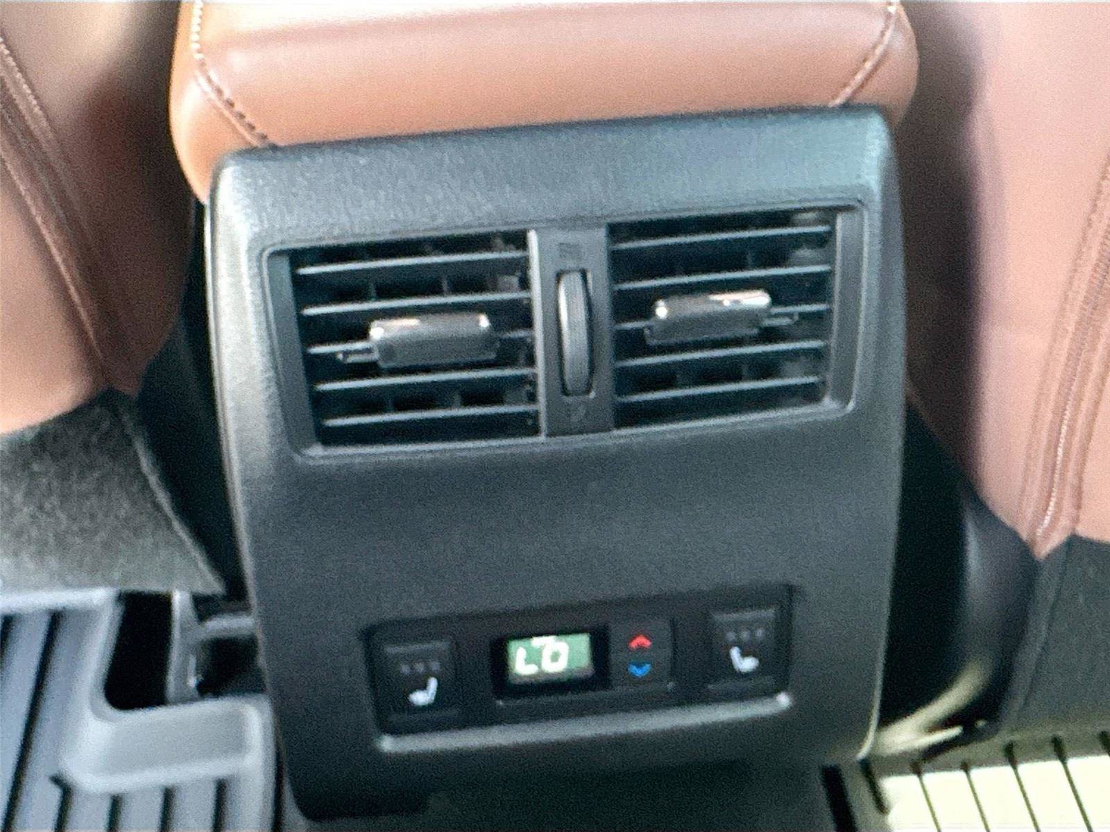 New 2025 Mitsubishi Outlander SEL image 26