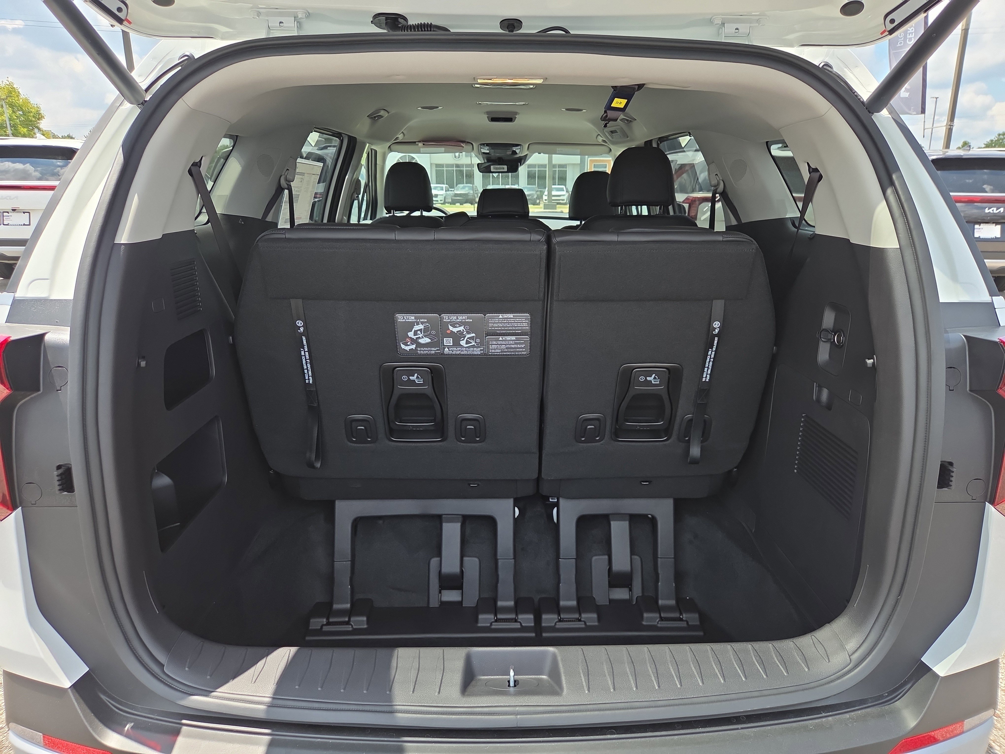 New 2026 Kia Carnival EX image 9