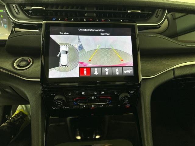 Used 2023 Jeep Grand Cherokee 4WD 4xe w/ Luxury Tech Group II image 22